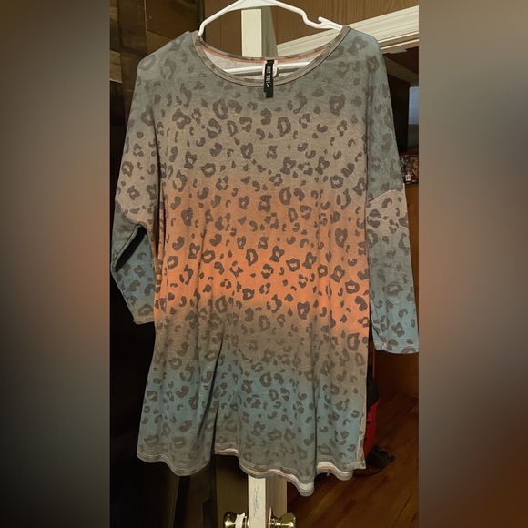 Shirt - Picture 1 of 1